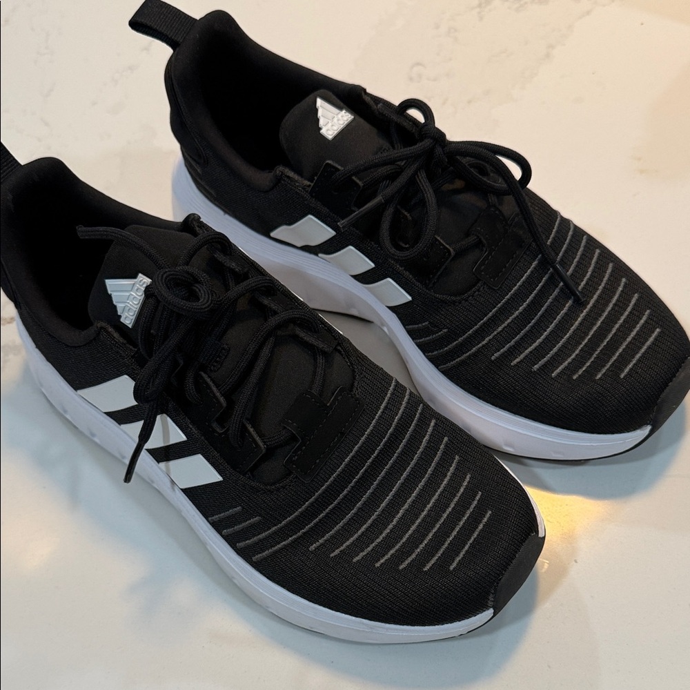 Adidas Swift Run